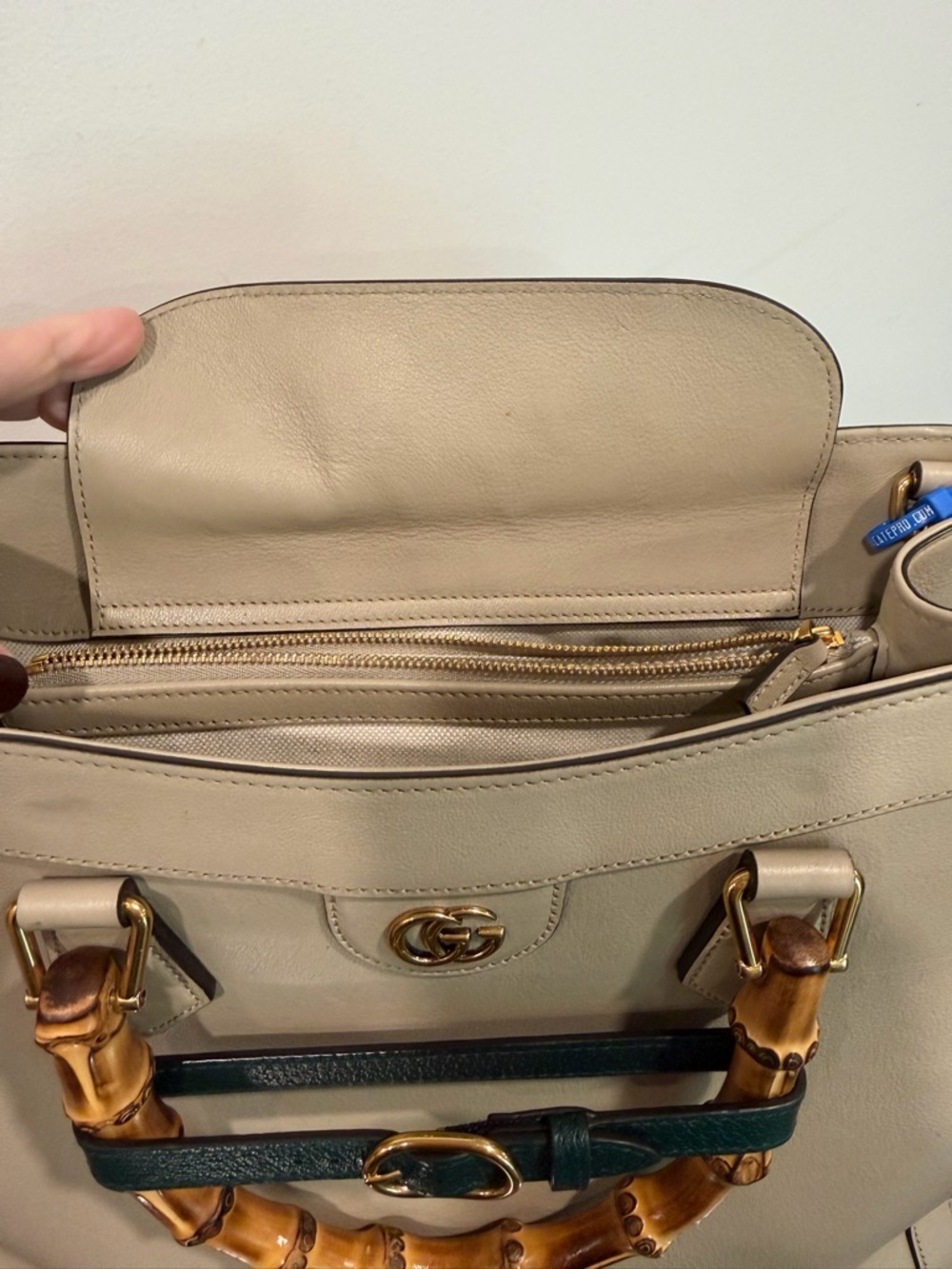 Gucci Bamboo Large Diana Tote - Picture 9 of 16